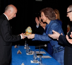 Su Majestad la Reina entrega el Premio Ciudad de Talavera 2014 a la Economía al presidente de la Unión de Productores de Caprino (Uniproca), José Manu